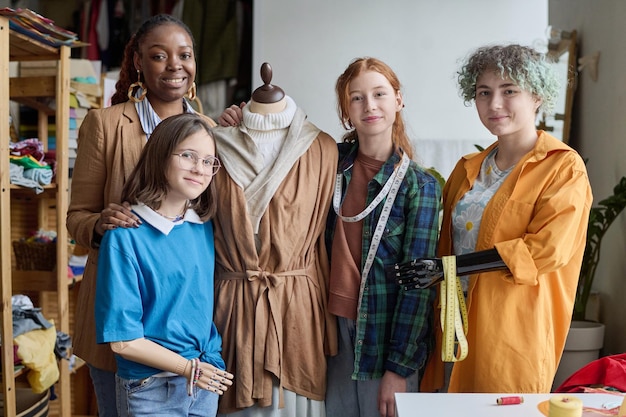 Команда мастеров вышивки